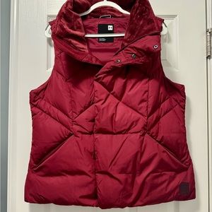 UNDER ARMOUR Women's Storm Sportstyle Down Vest